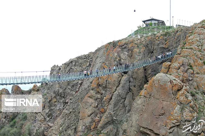 تصاویر - پل معلق تمام شیشه ای شهر هیر